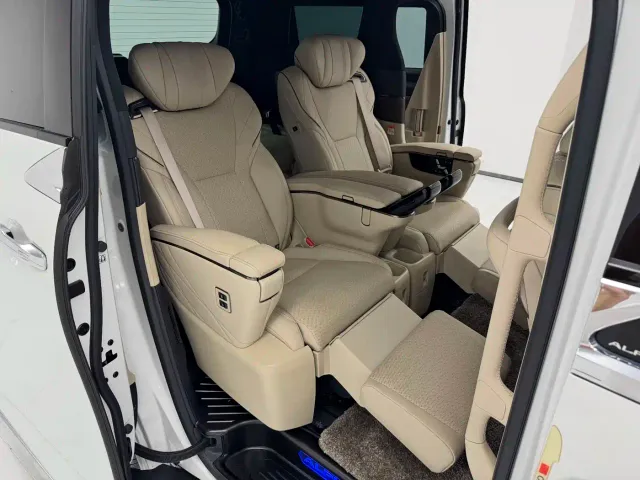 Toyota Alphard — Фото автомобиля 20