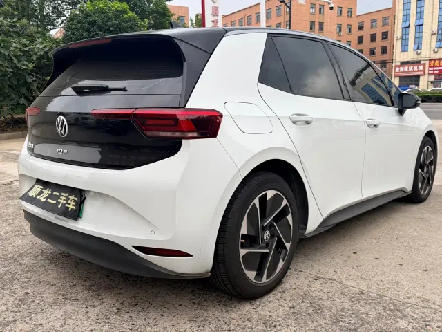 Volkswagen ID.3 — Фото автомобиля 4
