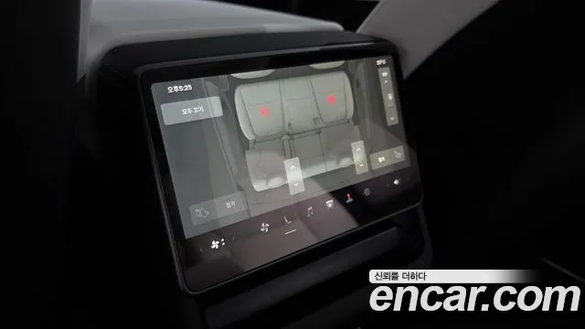 Tesla Model Y — Фото автомобиля 27