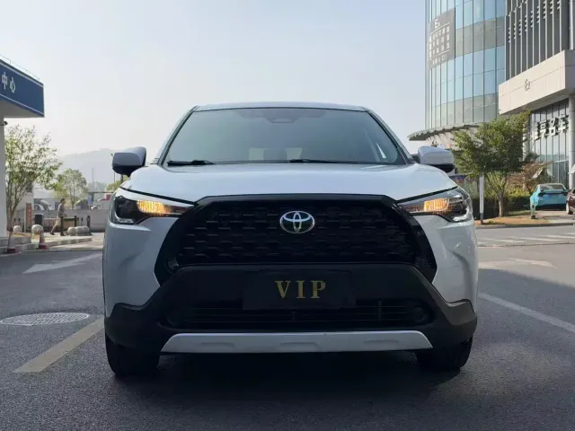 Toyota Corolla Cross — Фото автомобиля 3