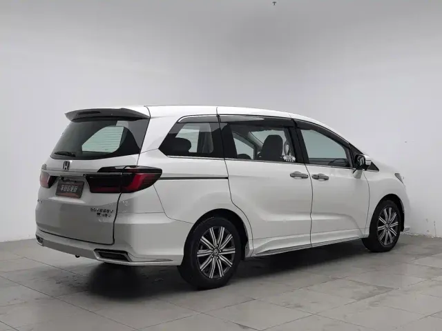 Honda Odyssey — Фото автомобиля 2