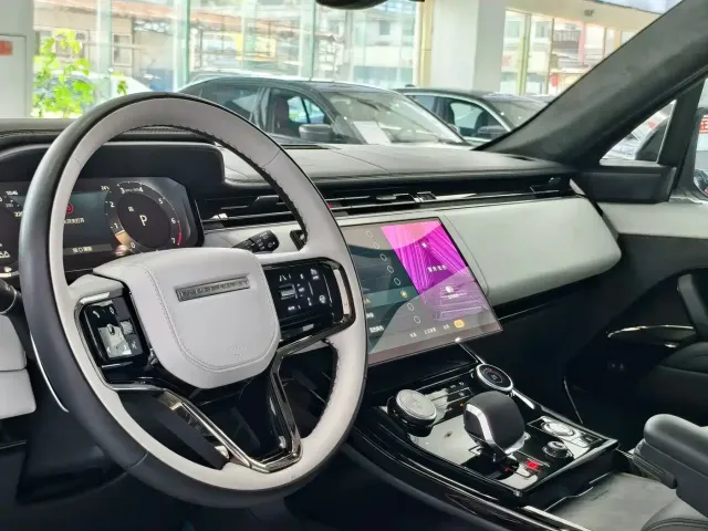 Land Rover Range Rover Sport — Фото автомобиля 11