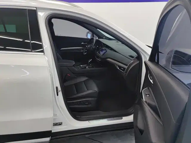 Cadillac XT4 — Фото автомобиля 8