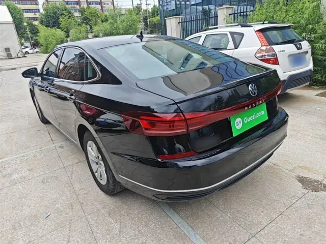 Volkswagen Passat — Фото автомобиля 4