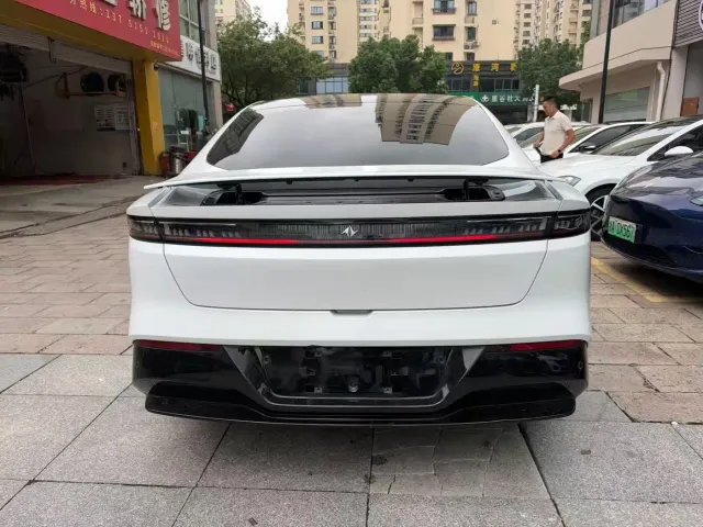 Dongfeng eπ 007 — Фото автомобиля 5