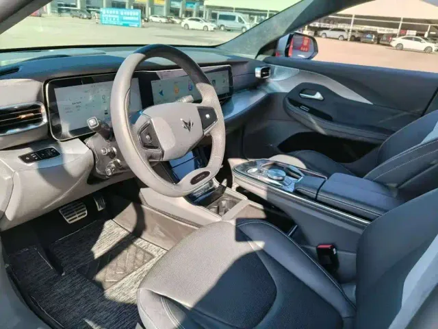 Arcfox Alpha S — Фото автомобиля 5