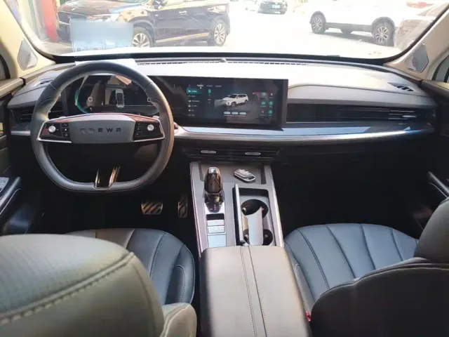 Roewe RX5 eMAX — Фото автомобиля 9