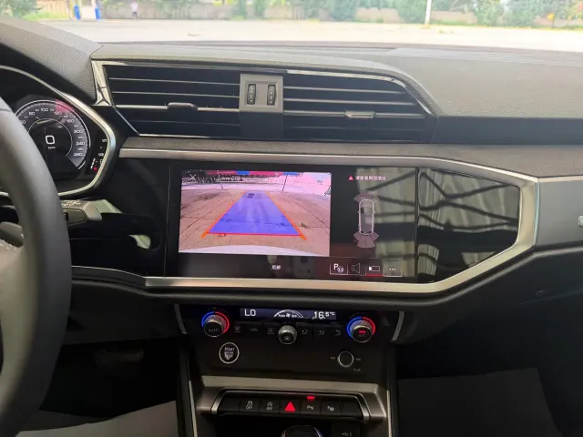 Audi Q3 — Фото автомобиля 10