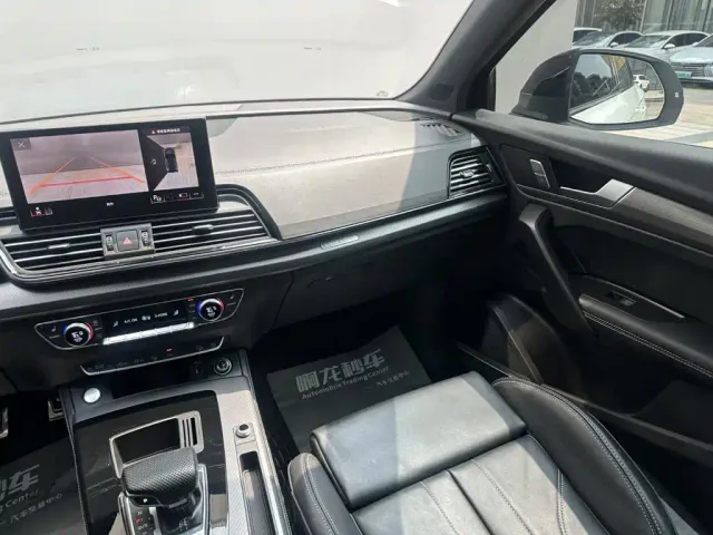 Audi Q5L — Фото автомобиля 10