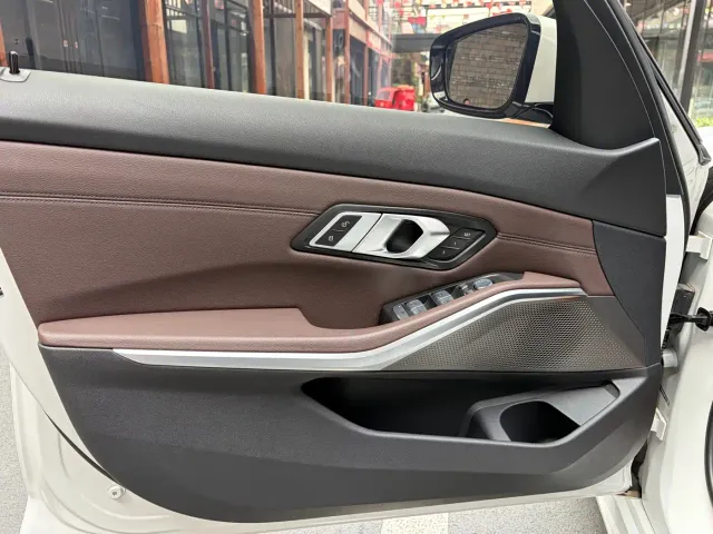 BMW 3 Series — Фото автомобиля 23