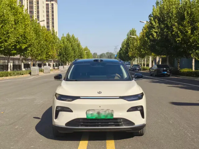 Leapmotor C11 — Фото автомобиля 2