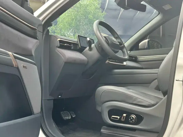 Dongfeng eπ 008 — Фото автомобиля 13