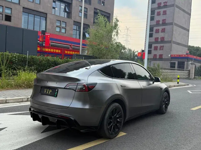 Tesla Model Y — Фото автомобиля 7