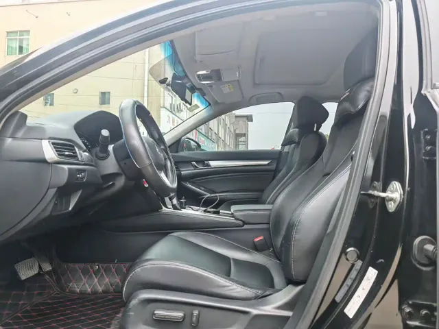 Honda Accord — Фото автомобиля 7