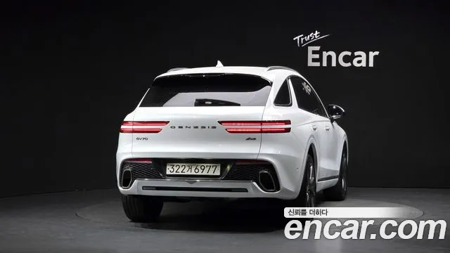 Genesis GV70 — Фото автомобиля 3