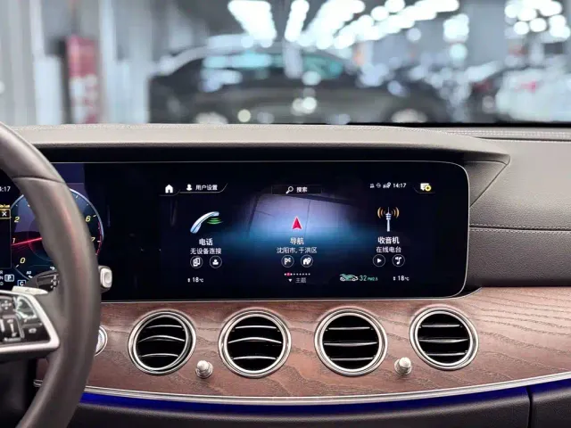 Mercedes-Benz E-Class — Фото автомобиля 22