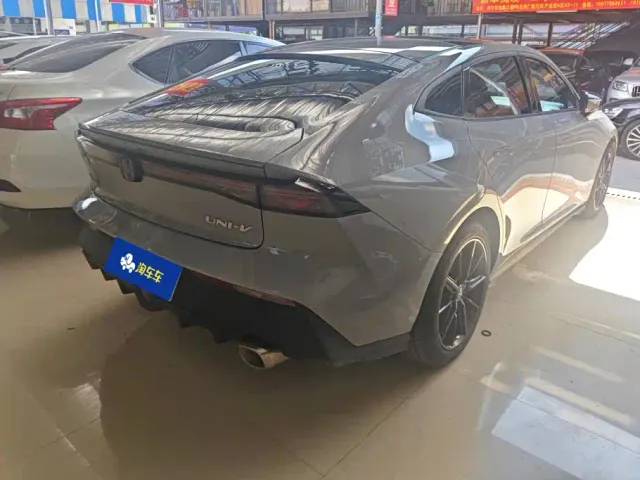 Changan UNI-V — Фото автомобиля 3