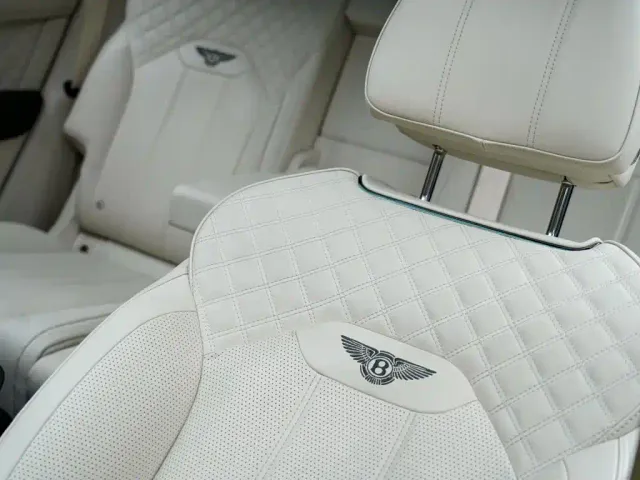 Bentley Bentayga — Фото автомобиля 11