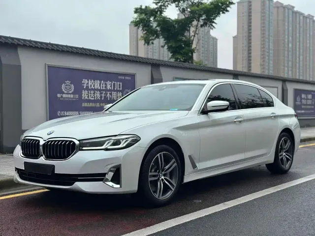 BMW 5 Series — Фото автомобиля 2