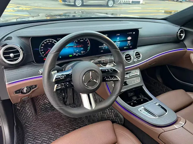Mercedes-Benz E-Class — Фото автомобиля 4