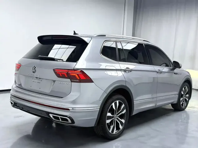 Volkswagen Tiguan L — Фото автомобиля 3