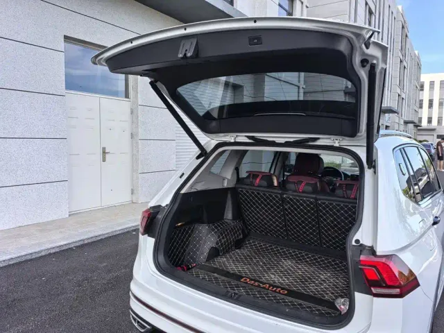 Volkswagen Tiguan L — Фото автомобиля 12