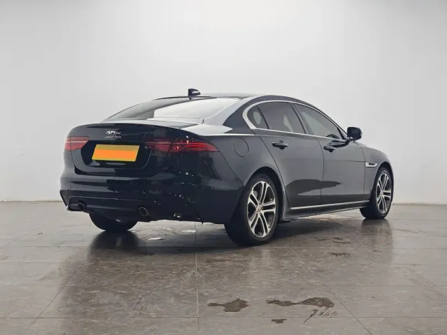 Jaguar Jaguar XEL 2022 2.0T 250PS R-DYNAMIC S Progressive Sport Edition — Фото автомобиля 3