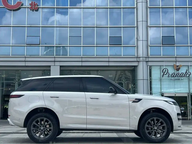 Land Rover Range Rover Sport — Фото автомобиля 8