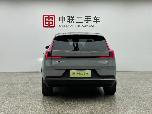 Volvo XC70 Plug-in Hybrid — Фото автомобиля 4