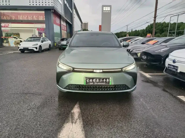 Geely Geometry G6 — Фото автомобиля 3