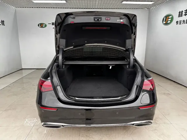 Mercedes-Benz S-Class — Фото автомобиля 25