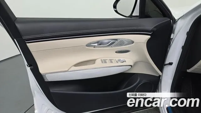 Genesis GV70 2.5T Бензин AWD — Фото автомобиля 21