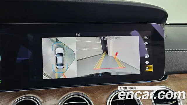 Mercedes-Benz E-Class — Фото автомобиля 15