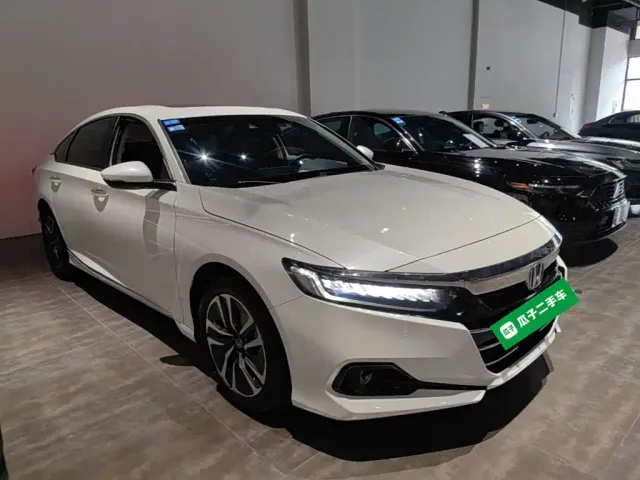 Honda Accord — Фото автомобиля 3