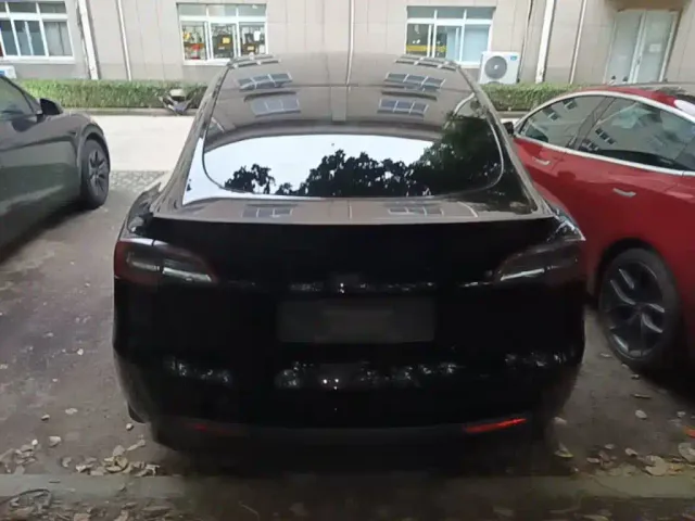 Tesla Model Y — Фото автомобиля 5