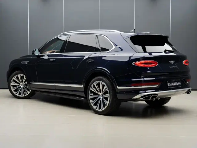 Bentley Bentayga — Фото автомобиля 5