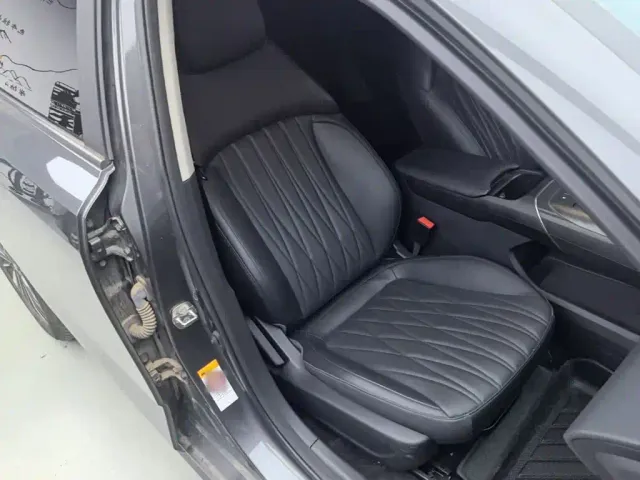 Changan Qiyuan A05 — Фото автомобиля 24