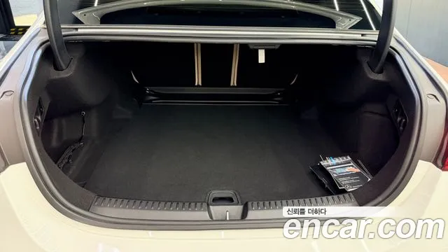 Mercedes-Benz E-Class W214 — Фото автомобиля 13