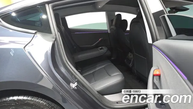 Tesla Model 3 — Фото автомобиля 17