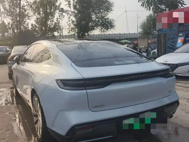 Geely Galaxy E8 — Фото автомобиля 7