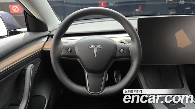 Tesla Model 3 — Фото автомобиля 19