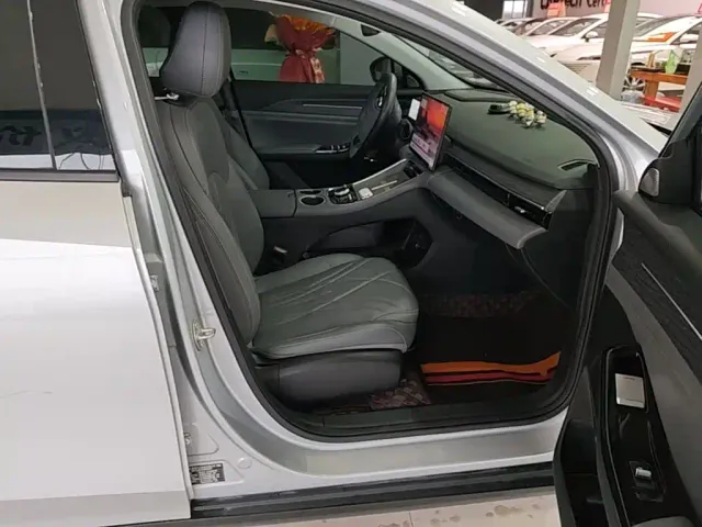 Geely Galaxy L6 — Фото автомобиля 24