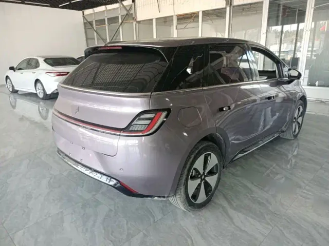 Baojun Cloud — Фото автомобиля 6