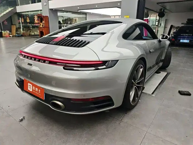 Porsche 911 — Фото автомобиля 2