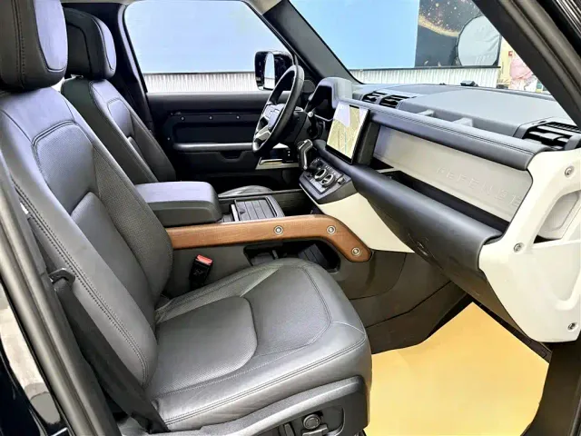 Land Rover Defender — Фото автомобиля 22
