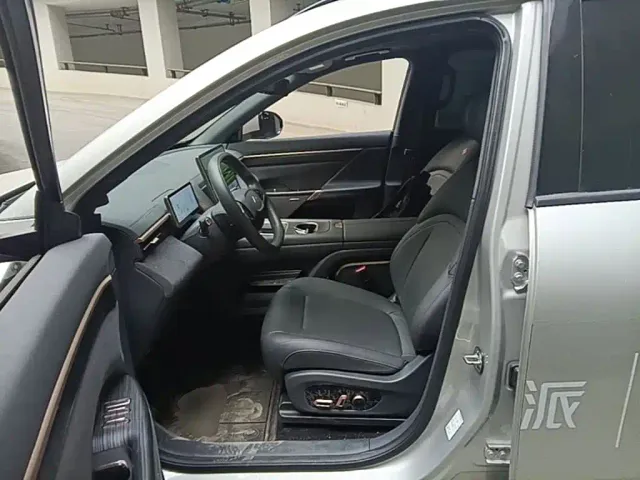Dongfeng eπ 008 — Фото автомобиля 14