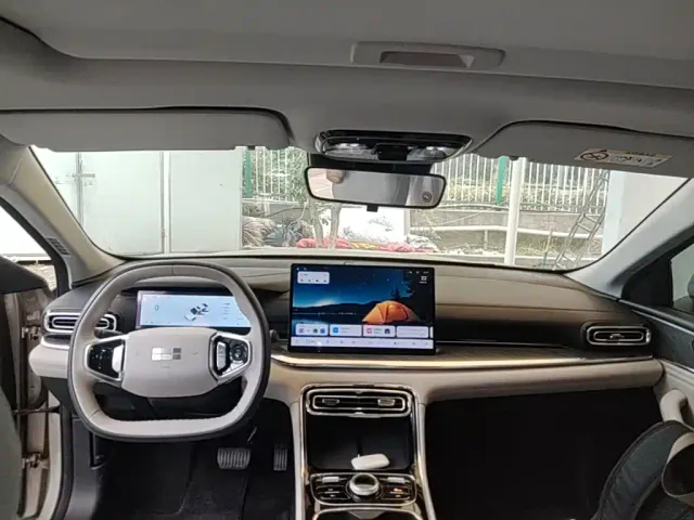 Geely Galaxy Stellar 6 — Фото автомобиля 13