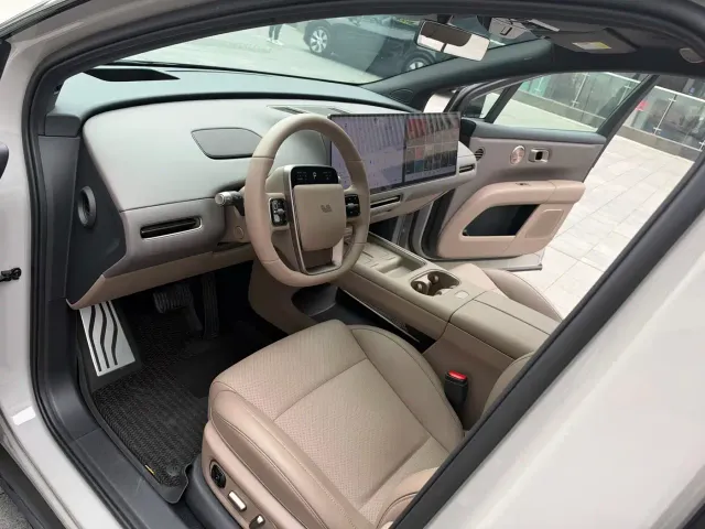 Li Auto i6 — Фото автомобиля 4