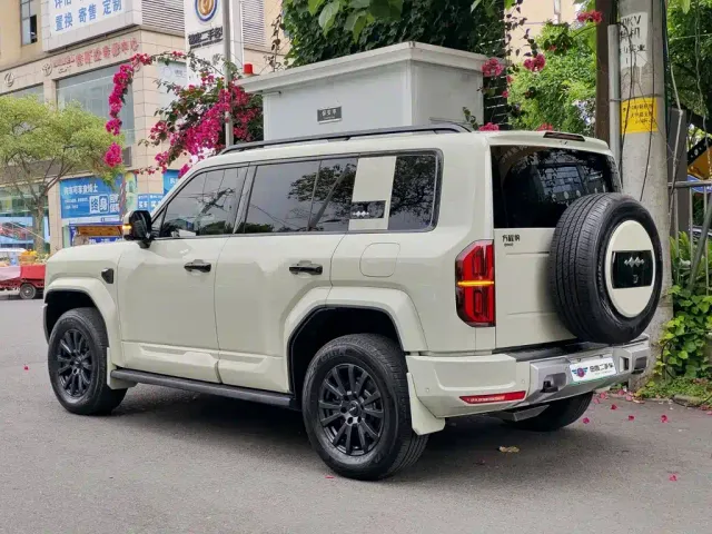 Fang Cheng Bao Leopard 5 2025 Celestial Smart Drive Ultra Edition — Фото автомобиля 4