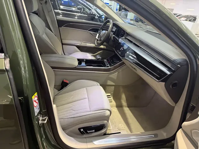 Audi A8 — Фото автомобиля 5